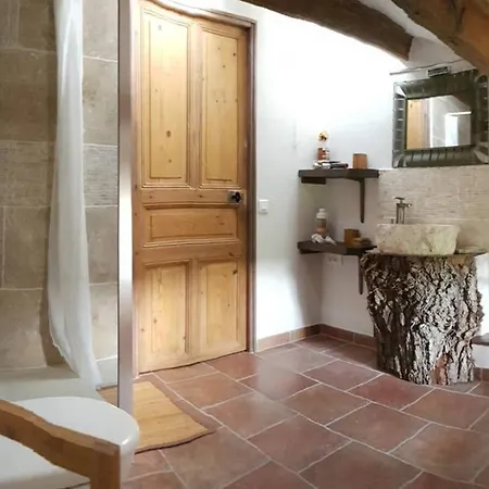 Secluded Built 1833 Four Bedroom Nr Goudargues, Uzés *